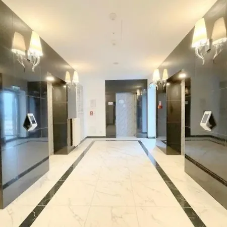 Hanza Tower 23 Pool & *