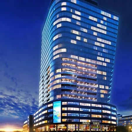 Hanza Tower 23 Pool & *
